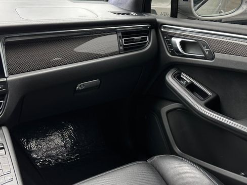 Used 2020 Porsche Macan Turbo image 39