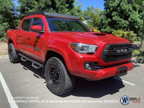Used 2017 Toyota Tacoma TRD Sport w/ Tow Package (A/T) AWD/4WD image 1