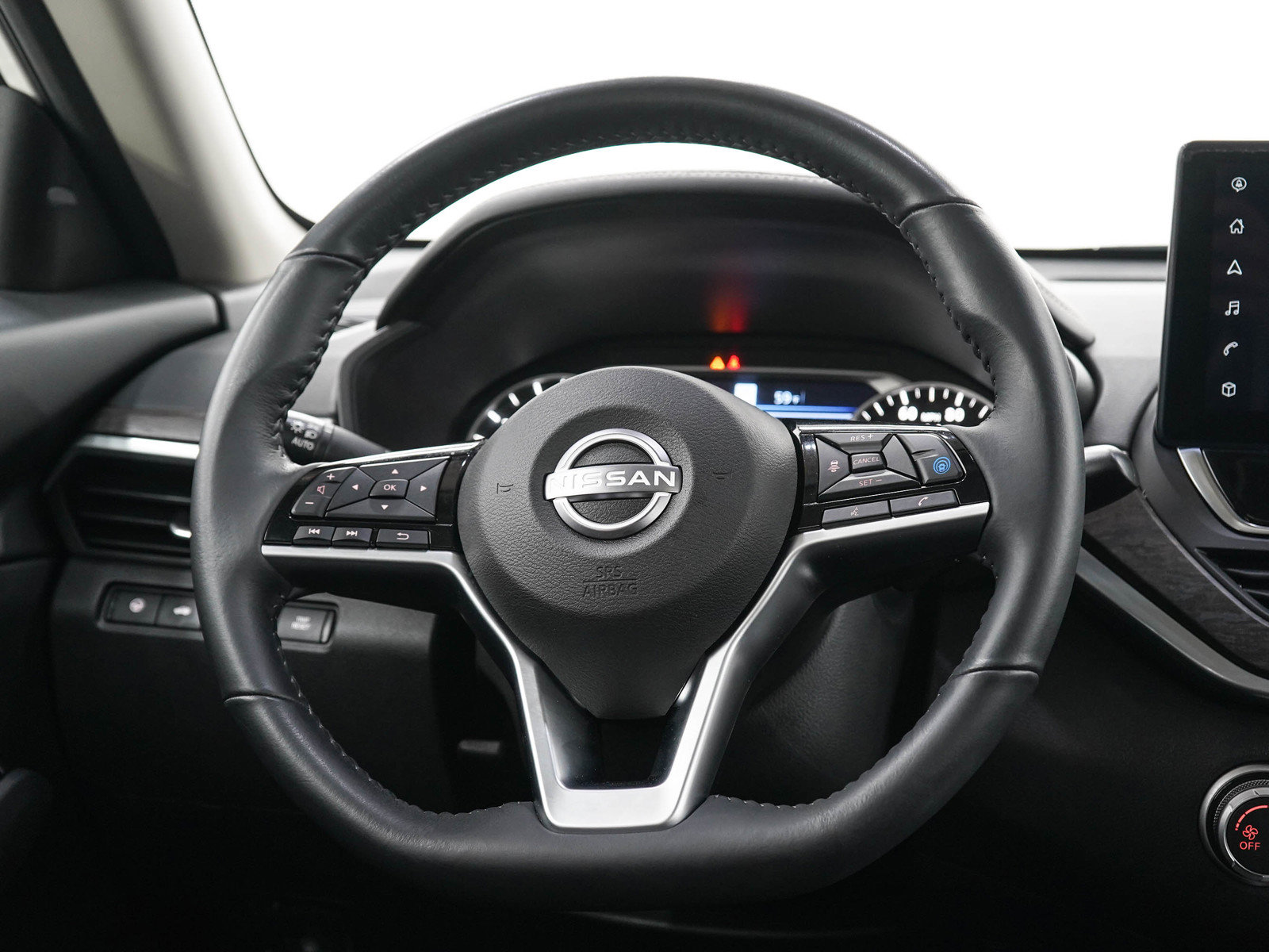 Used 2023 Nissan Altima 2.5 SV w/ SV Premium Package AWD/4WD image 15