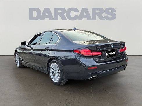 Used 2023 BMW 530i xDrive w/ Premium Package image 4