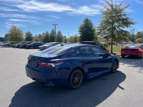 Used 2023 Toyota Camry SE image 9