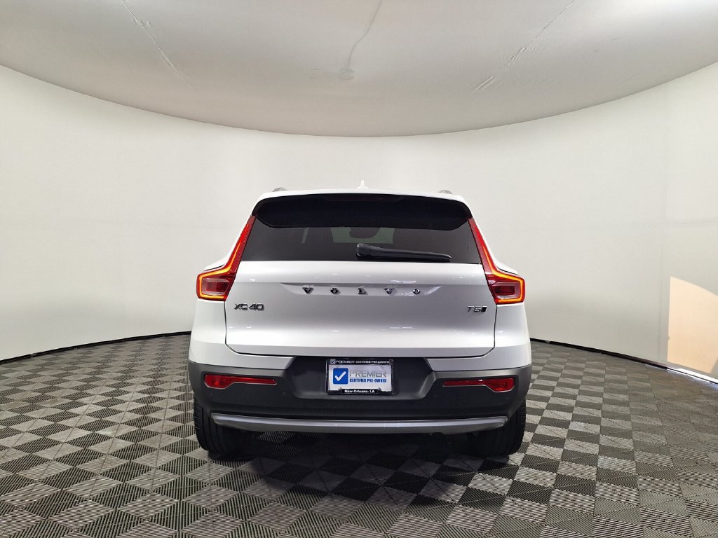 Used 2022 Volvo XC40 T5 Momentum AWD/4WD image 6