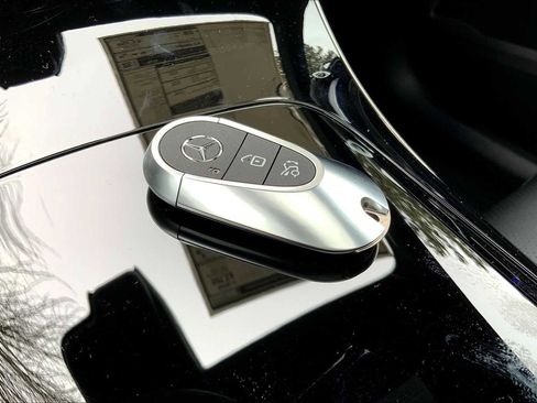 Certified 2025 Mercedes-Benz GLC 300 4MATIC image 21