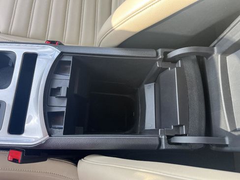 Certified 2024 Ford Edge SEL image 18