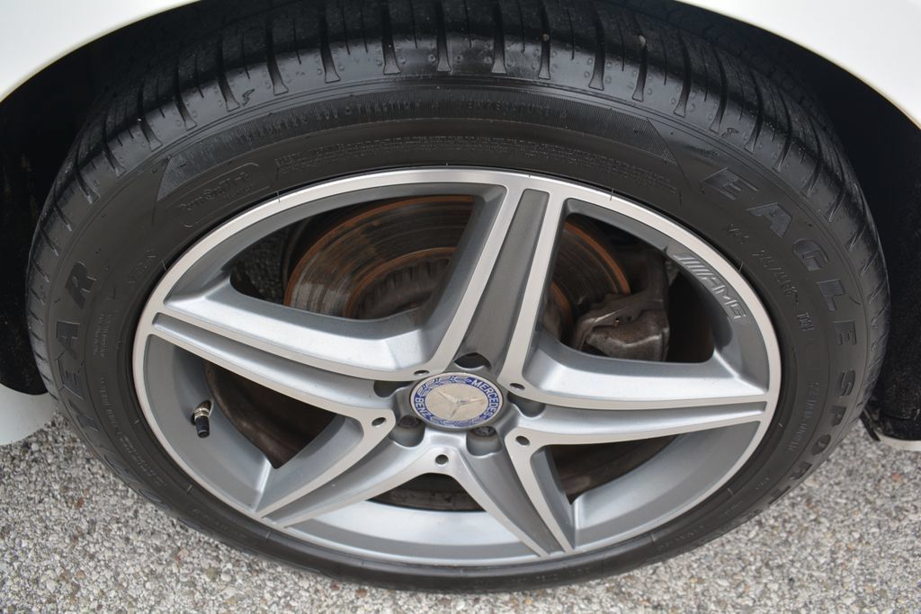 Used 2017 Mercedes-Benz E 300 4MATIC image 23