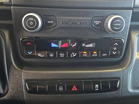 Used 2025 RAM ProMaster 2500 w/ Convenience Group FWD image 15