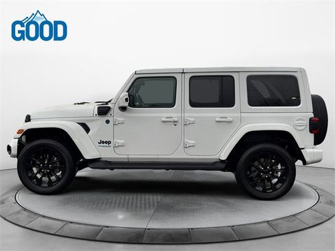 Used 2021 Jeep Wrangler Unlimited Sahara image 2