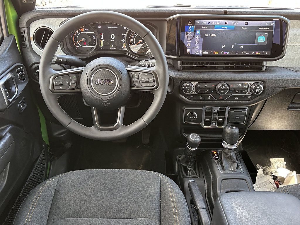 Used 2025 Jeep Wrangler Unlimited Sport AWD/4WD image 8