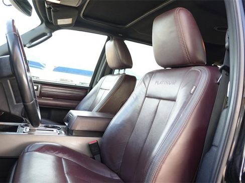 Used 2017 Ford Expedition Platinum image 17