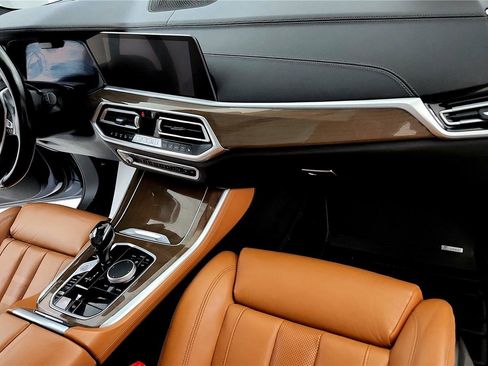 Used 2021 BMW X5 xDrive40i w/ Premium Package image 16