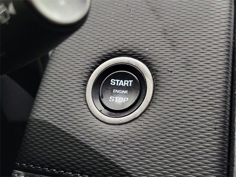 Certified 2025 Land Rover Discovery Sport Dynamic SE image 23