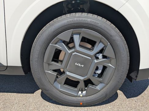 New 2026 Kia Carnival SX FWD image 10