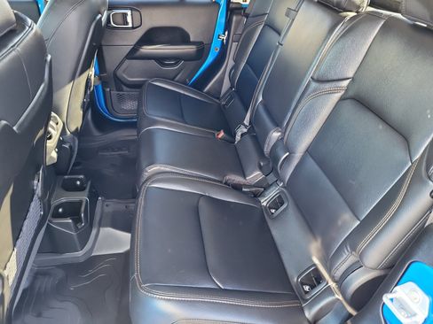 New 2025 Jeep Gladiator High Tide image 23