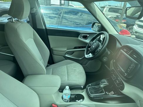 Used 2020 Kia Soul LX FWD image 6