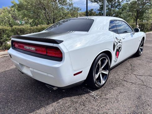 Used 2014 Dodge Challenger R/T RWD image 5