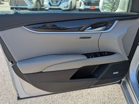 Used 2014 Cadillac XTS Luxury w/ Driver Awareness Package image 14