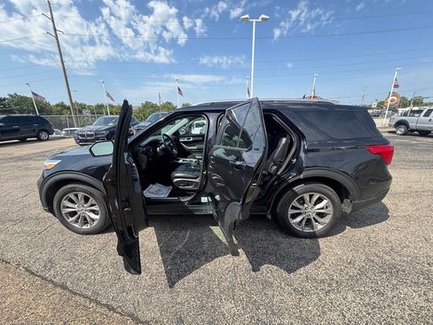 Used 2023 Ford Explorer Limited w/ Equipment Group 301A AWD/4WD image 4