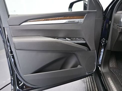 New 2026 Cadillac Escalade ESV Platinum Sport AWD/4WD image 16