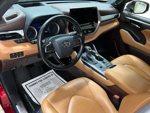 Used 2021 Toyota Highlander Platinum image 22