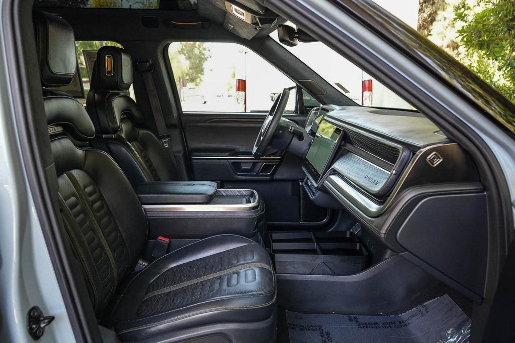 Used 2024 Rivian R1S Adventure Dual AWD/4WD image 16