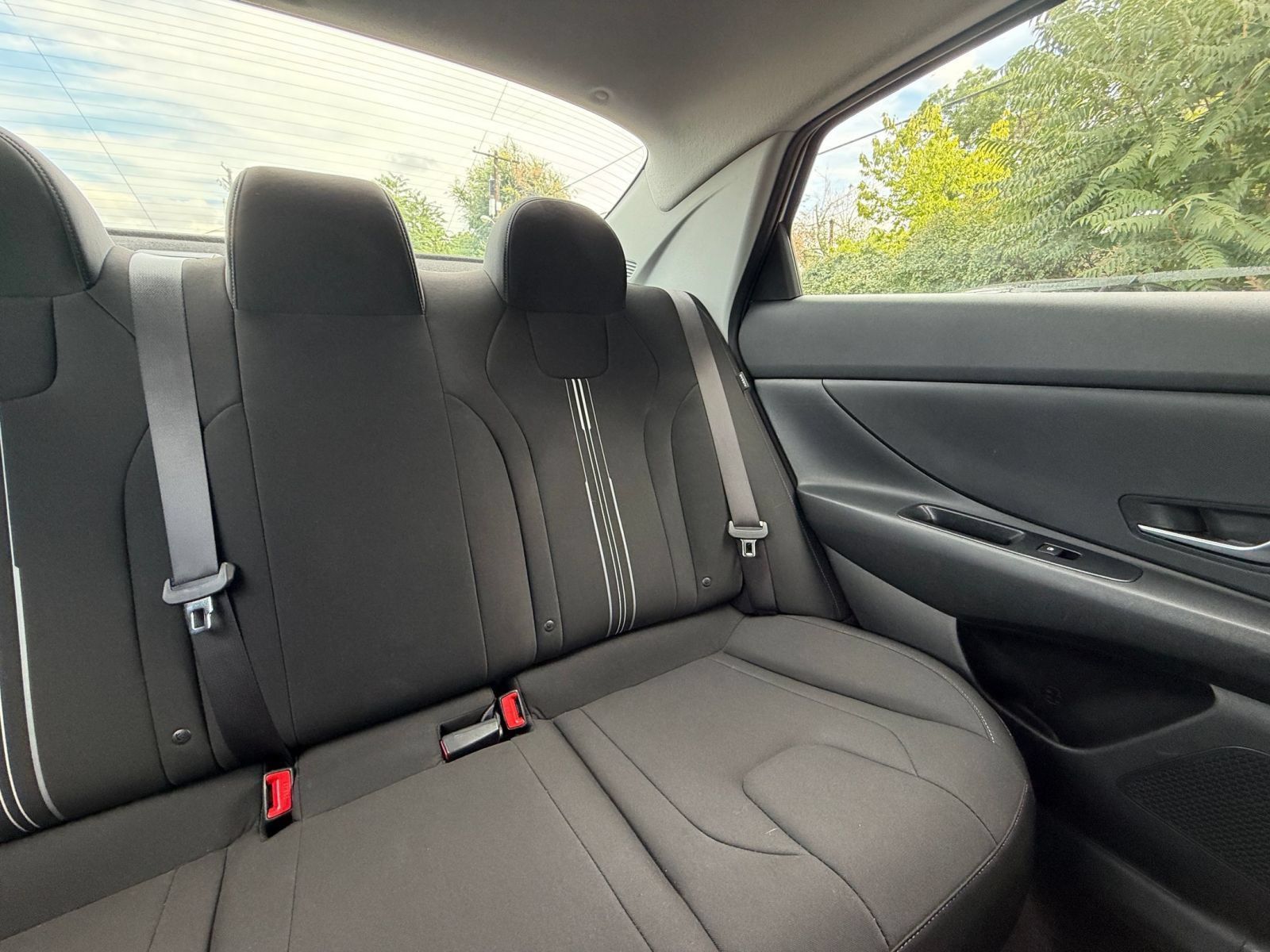 Used 2026 Hyundai Elantra Hybrid FWD image 36