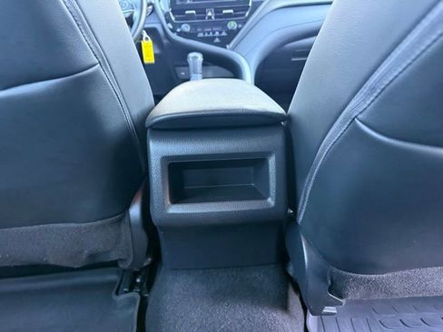 Used 2024 Toyota Camry SE image 25