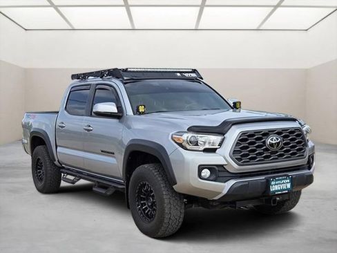 Used 2020 Toyota Tacoma TRD Off-Road AWD/4WD image 1