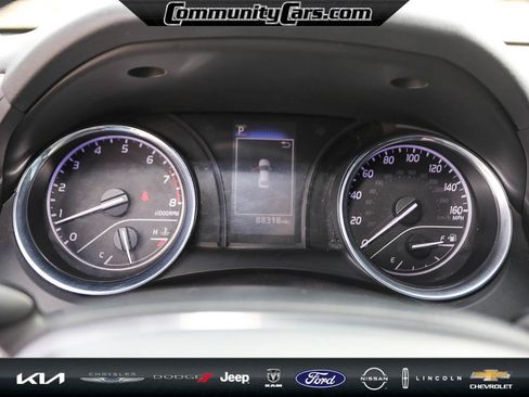 Used 2019 Toyota Camry LE image 14