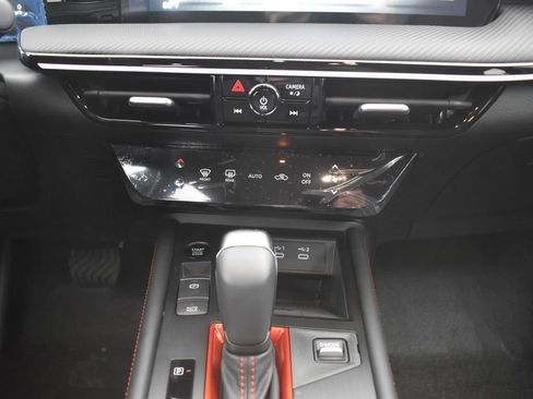 New 2025 Nissan Kicks SR image 11