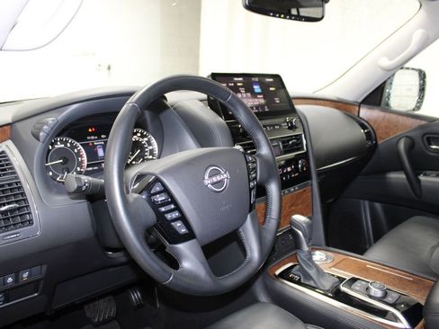 Used 2024 Nissan Armada SL image 19