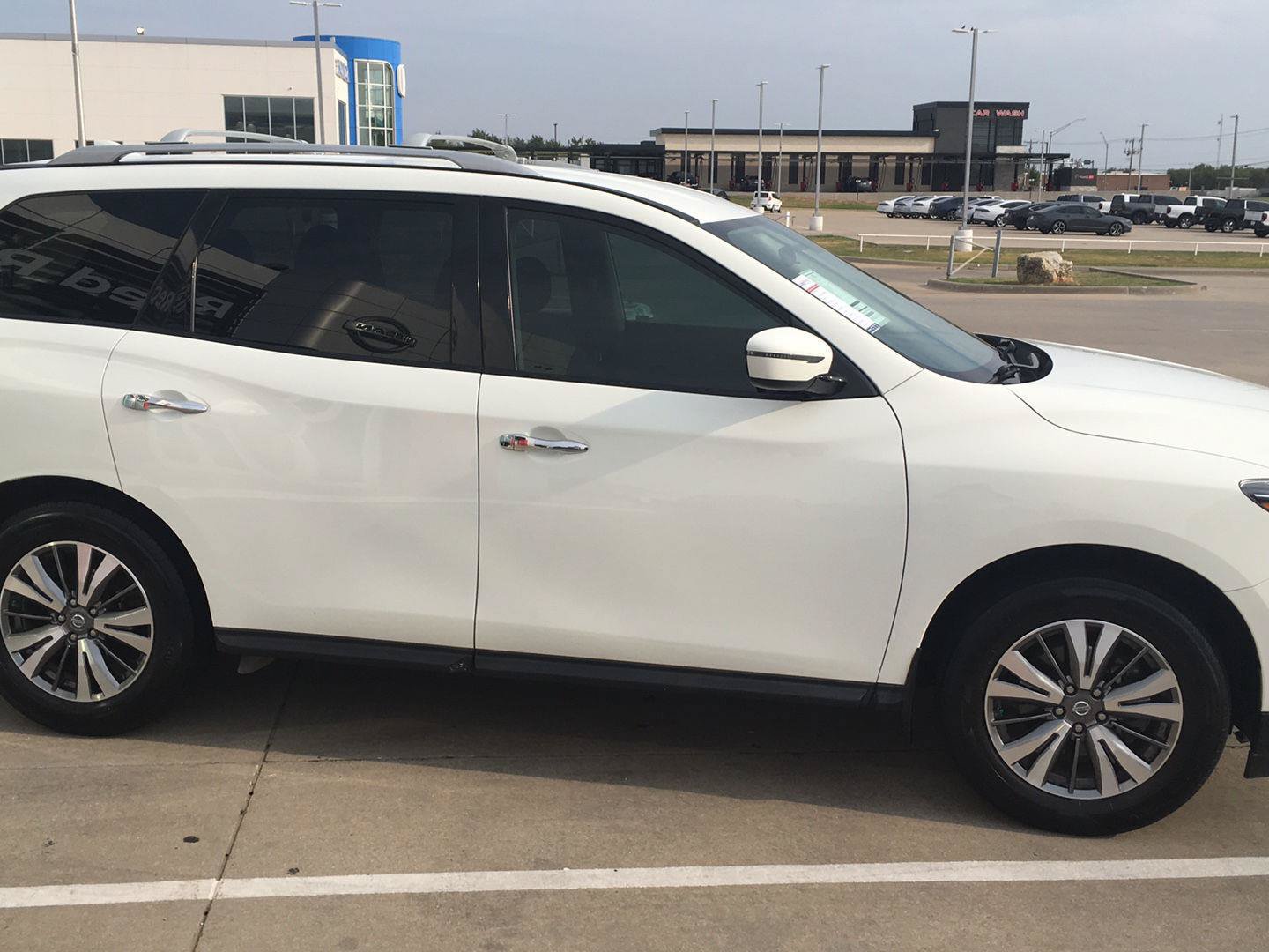 Used 2020 Nissan Pathfinder S FWD image 5
