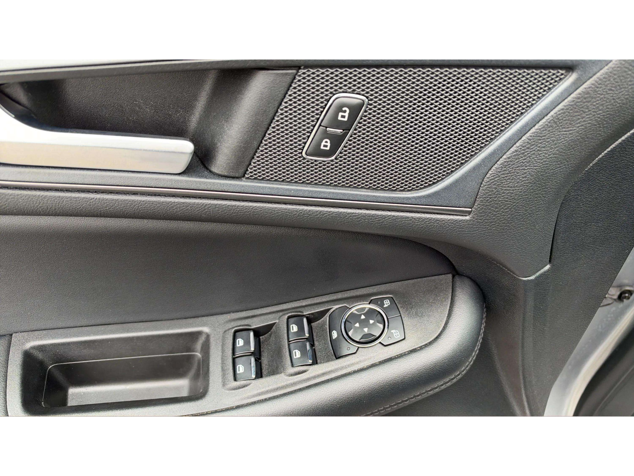 Used 2023 Ford Edge SE w/ Black Appearance Package AWD/4WD image 19