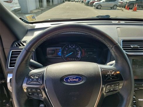 Used 2019 Ford Explorer Limited w/ Class III Trailer Tow Package image 18