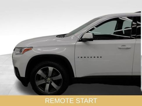 Used 2020 Chevrolet Traverse LT w/ LT Premium Package image 18