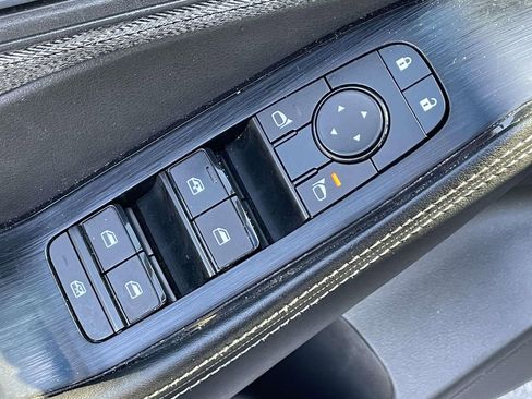 Used 2023 Nissan Rogue SV image 16