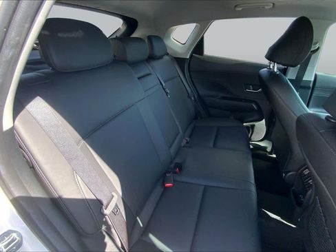 Used 2024 Hyundai Kona Limited FWD image 19
