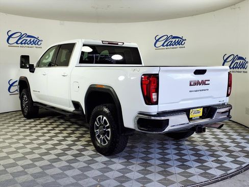 Used 2021 GMC Sierra 2500 SLE w/ SLE Convenience Package image 2