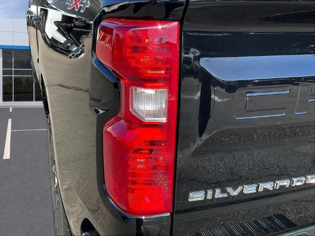 Used 2022 Chevrolet Silverado 1500 LT AWD/4WD image 25