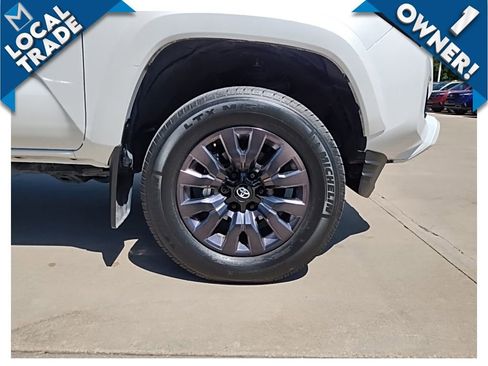 Used 2022 Toyota Tacoma Limited w/ Nightshade Package AWD/4WD image 17