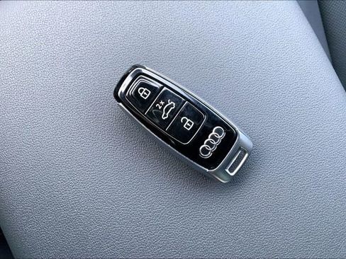 Used 2025 Audi Q7 3.0T Premium Plus image 14