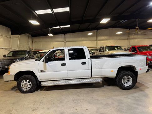 Used 2005 Chevrolet Silverado 3500 LT w/ Heavy-Duty Power Package image 5