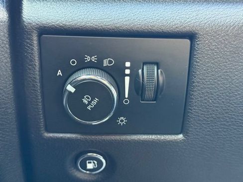 Used 2019 Jeep Grand Cherokee Laredo AWD/4WD image 25