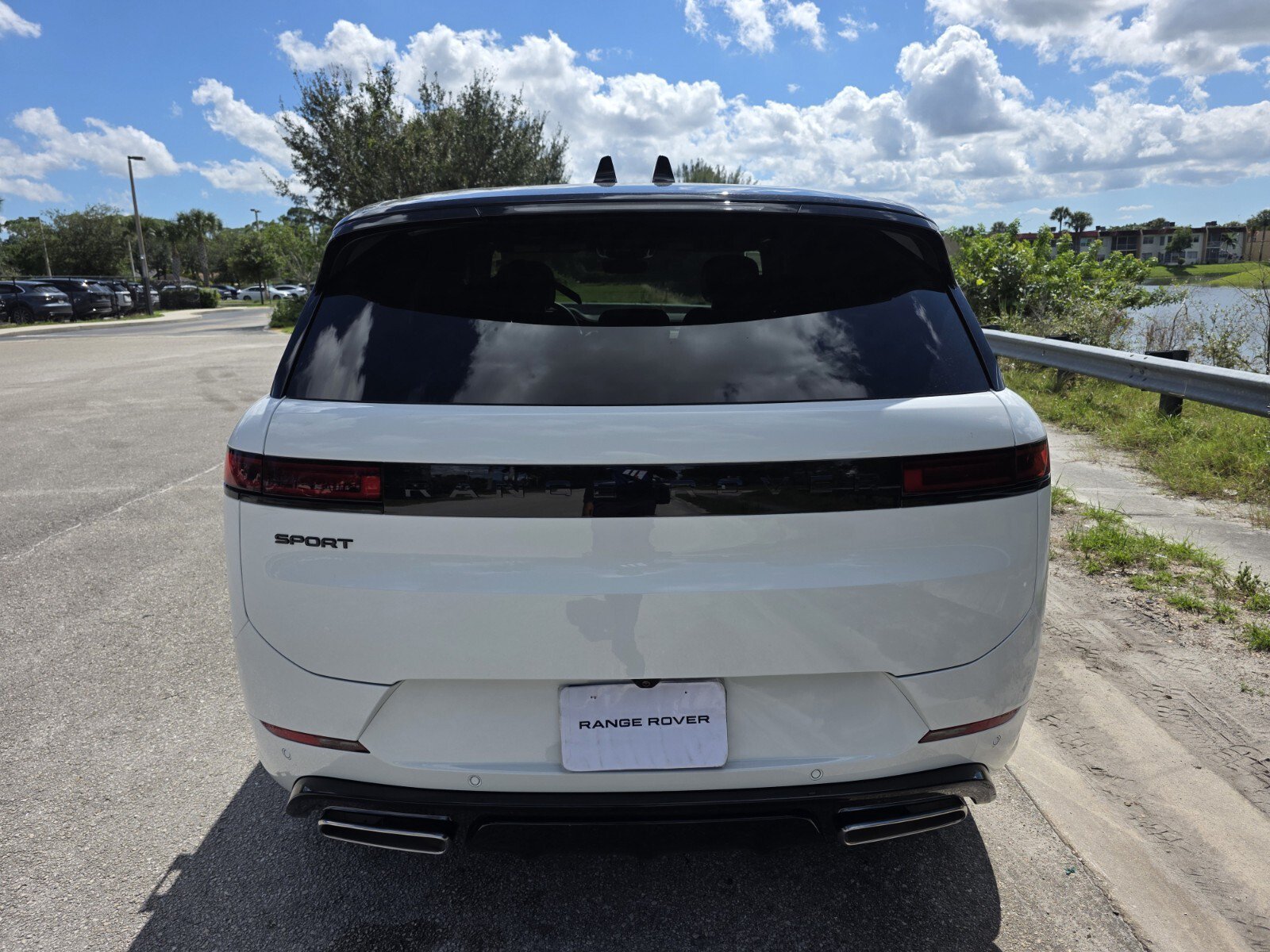 New 2027 Land Rover Range Rover Sport Dynamic SE AWD/4WD image 6