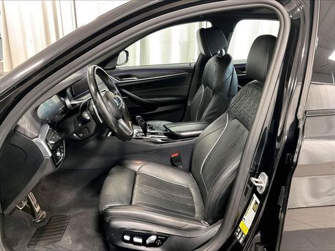 Used 2022 BMW M550i xDrive w/ Executive Package AWD/4WD image 10