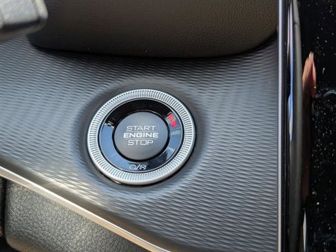 New 2025 Jeep Grand Cherokee Laredo X w/ Luxury Tech Group I image 19