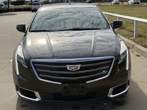 Used 2019 Cadillac XTS image 2