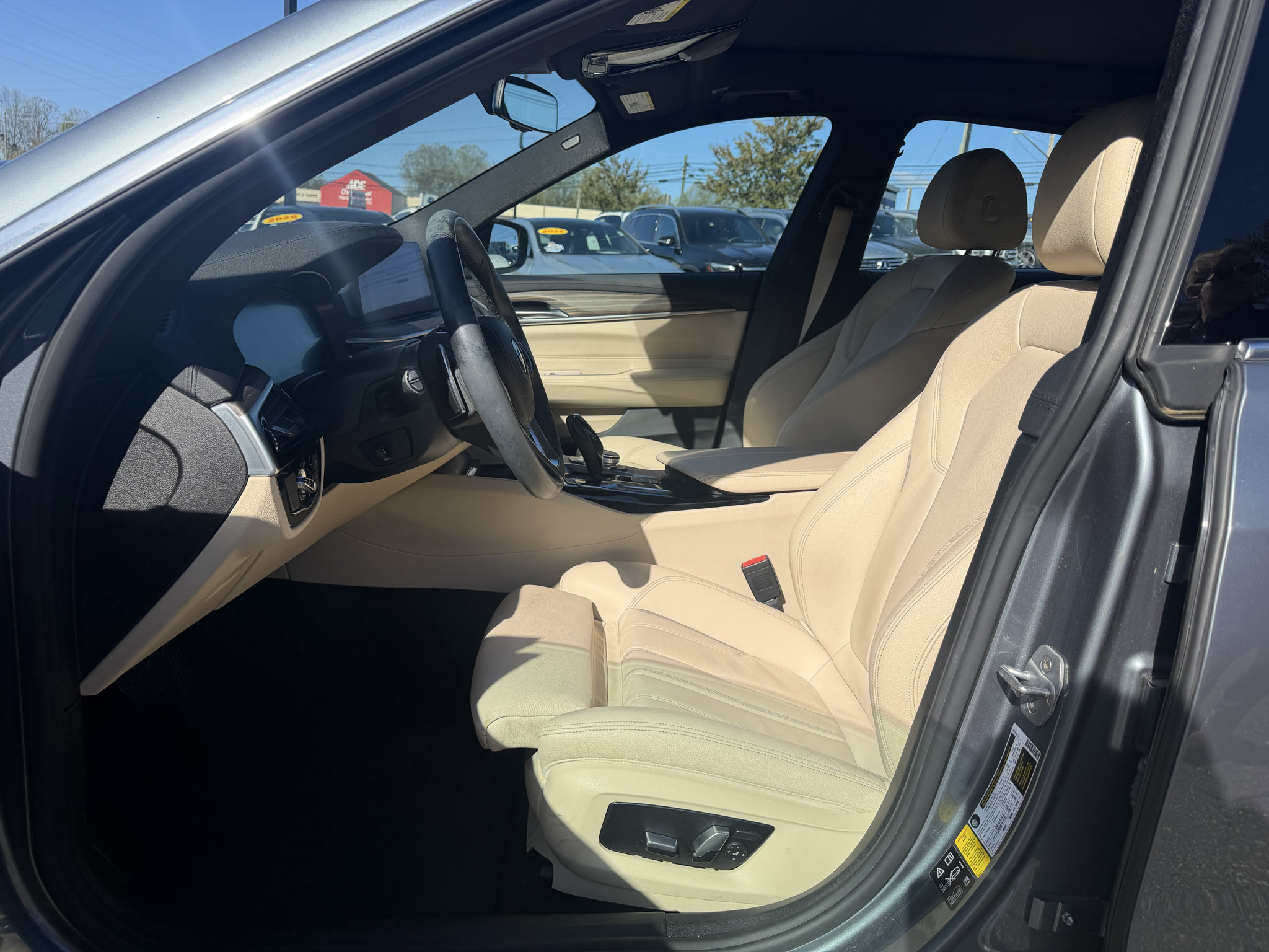 Used 2019 BMW 640i Gran Turismo xDrive w/ Parking Assistance Package AWD/4WD image 11