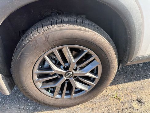 Used 2025 Nissan Rogue S image 14