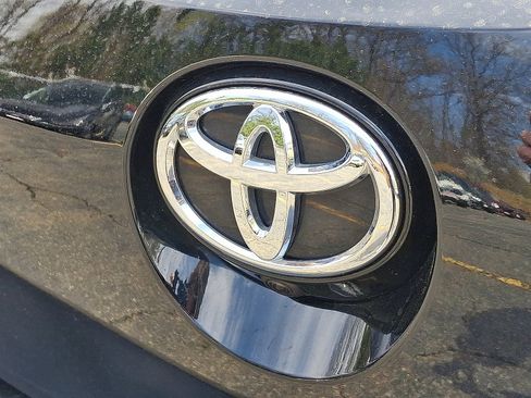 Used 2022 Toyota Corolla Hatchback image 31