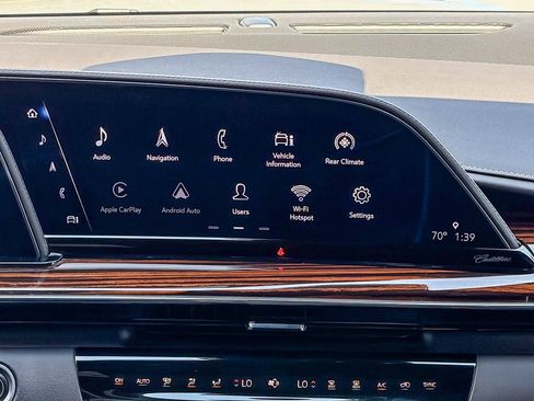 Used 2022 Cadillac Escalade Premium Luxury AWD/4WD image 14